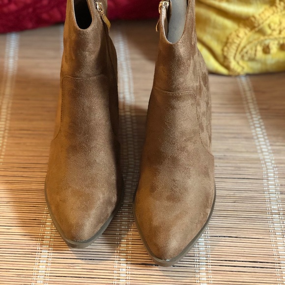 Sold!!!Brand New⭐️ Cognac Booties ⭐️ - Picture 3 of 3